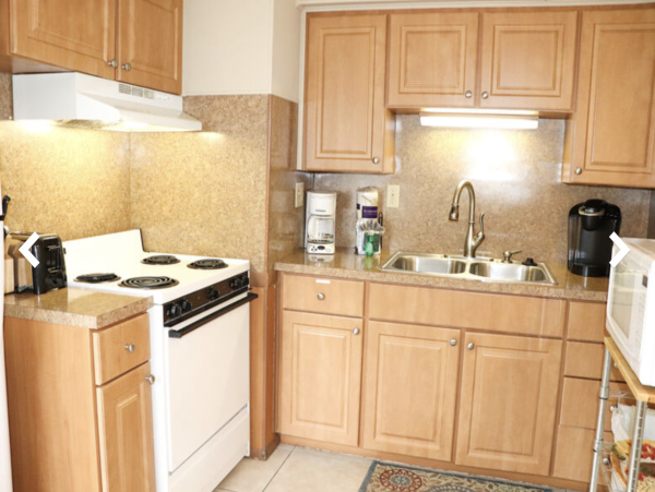 Siesta Key Vacation Condo One mile to Village 4 min walk to Trolley Stop